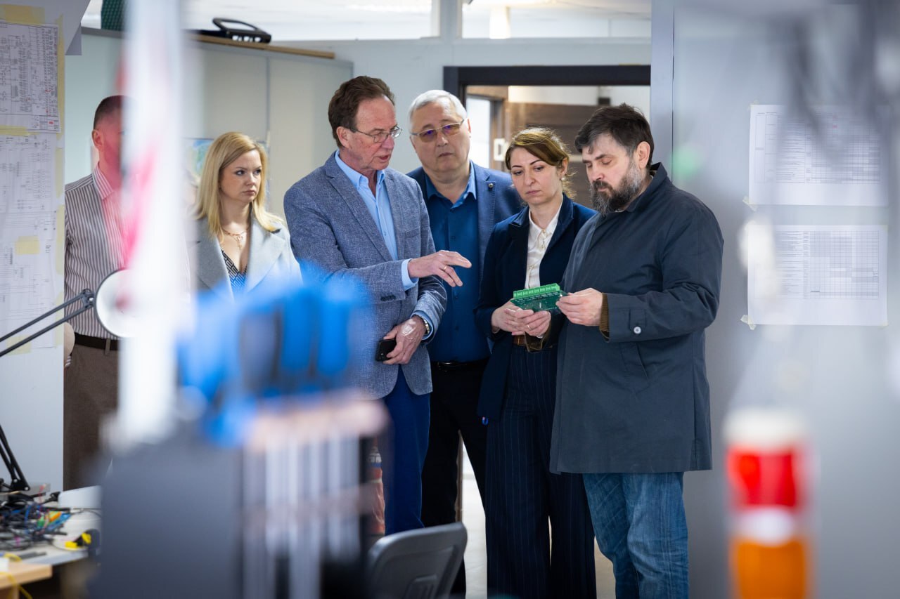 Префект в Промис Лабе